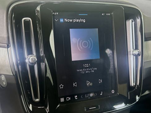 Used 2024 Volvo XC40 B5 Plus w/ Climate Package image 19