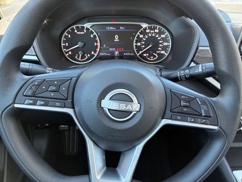 Used 2025 Nissan Altima 2.5 SV FWD image 28