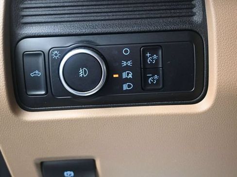 Certified 2025 Ford F250 XLT AWD/4WD image 8