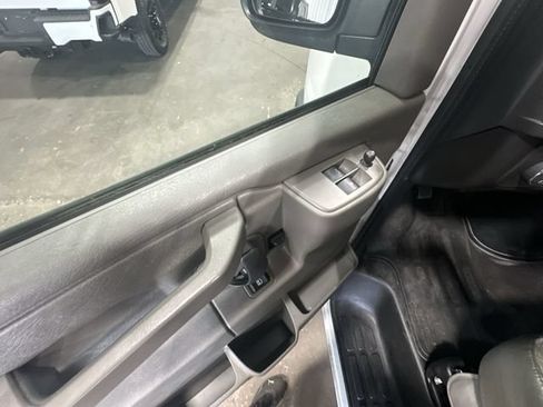 Used 2025 Chevrolet Express 3500 LS RWD image 19