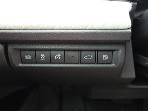 Certified 2025 Toyota Camry XLE FWD image 22