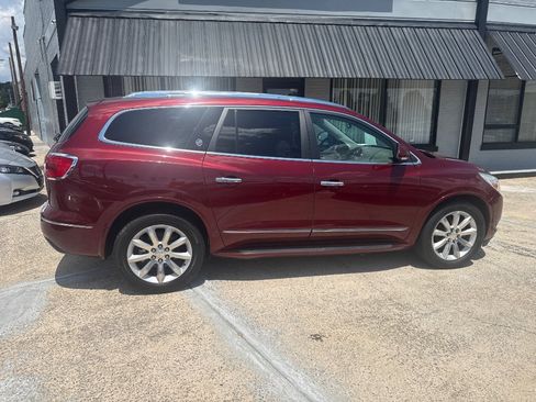 Used 2017 Buick Enclave Premium w/ Experience Buick Package FWD image 8