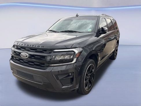 Used 2022 Ford Expedition Limited image 1