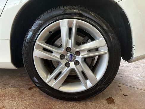 Used 2015 Volvo V60 T5 Premier image 24