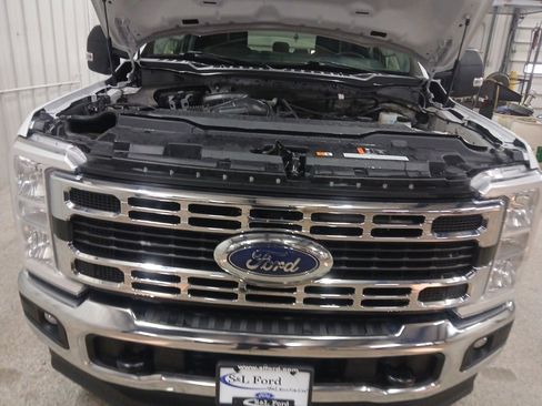 Certified 2024 Ford F250 XLT image 7