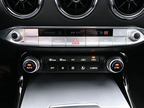 Used 2019 Kia Stinger GT2 image 16