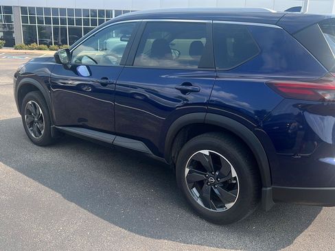 Used 2025 Nissan Rogue SV w/ SV Premium Package AWD/4WD image 9