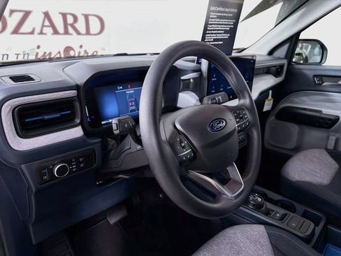 Certified 2025 Ford Maverick XLT FWD image 11