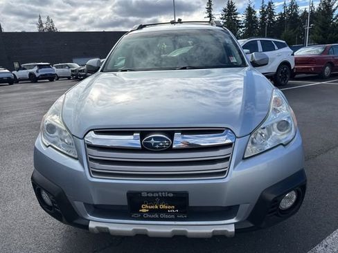 Used 2013 Subaru Outback 2.5i Limited image 2