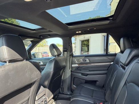 Used 2019 Ford Explorer Limited w/ Class III Trailer Tow Package FWD image 8