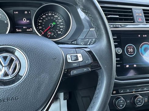 Used 2020 Volkswagen Tiguan SE FWD image 25