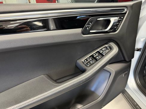 Used 2016 Porsche Macan S AWD/4WD image 31
