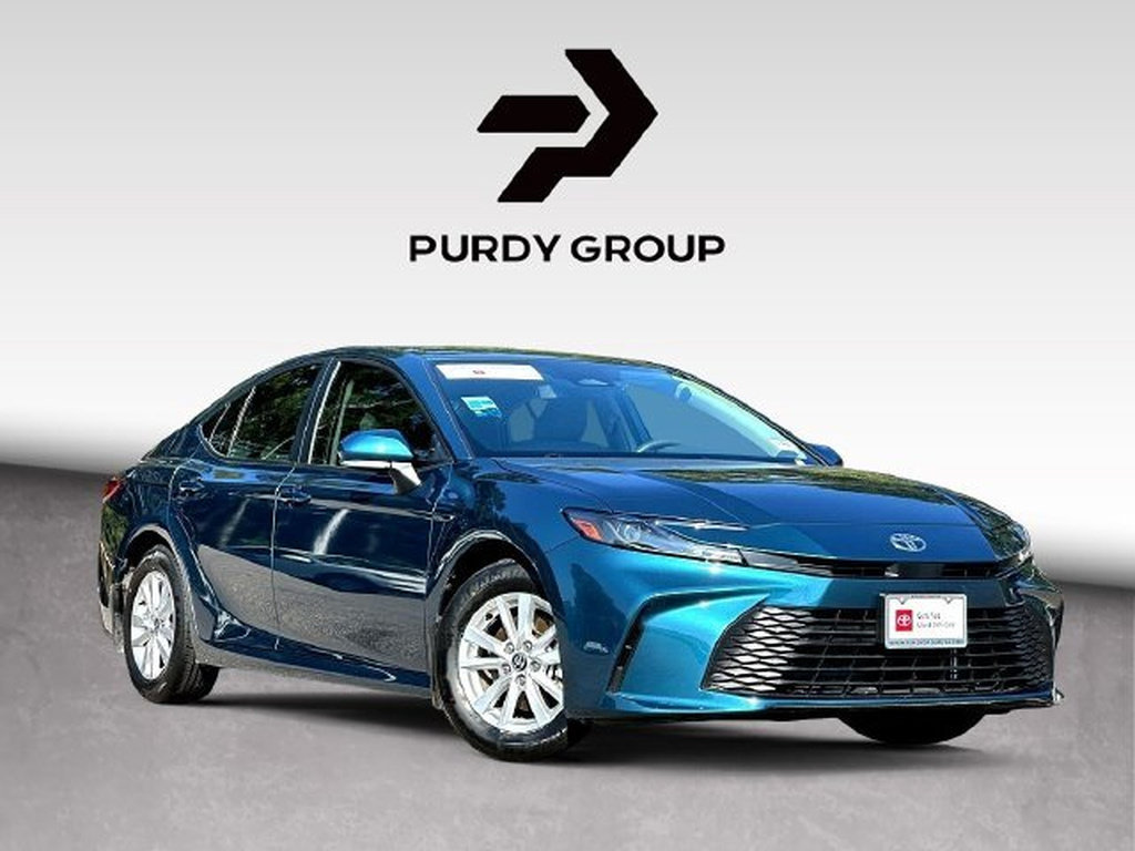Certified 2025 Toyota Camry LE FWD image 1
