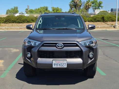 Used 2021 Toyota 4Runner SR5 Premium w/ Moonroof Package RWD image 2