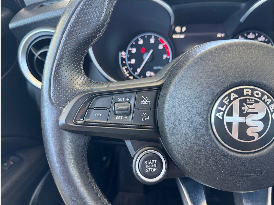 Used 2020 Alfa Romeo Stelvio Sport w/ Quick Order Package 22J Sport AWD/4WD image 25
