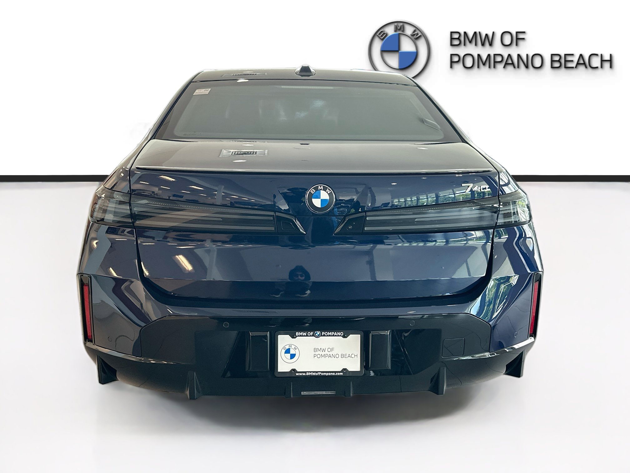 New 2027 BMW 740i w/ Executive Package RWD image 5