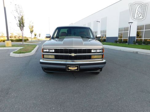 Used 1988 Chevrolet Silverado 1500 C10 Short Bed image 2