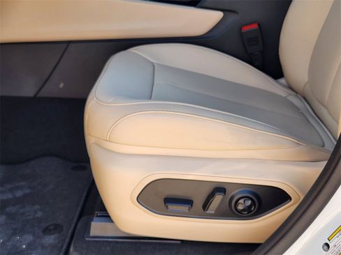 New 2025 Jeep Grand Cherokee Limited w/ Luxury Tech Group II image 17