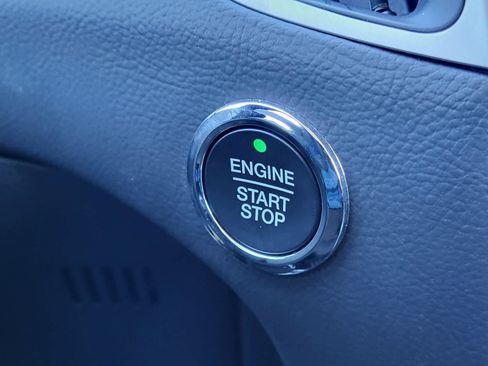 Used 2024 Ford Edge SE image 18