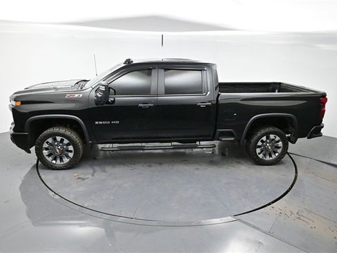 Used 2024 Chevrolet Silverado 2500 Custom w/ Custom Value Package image 20