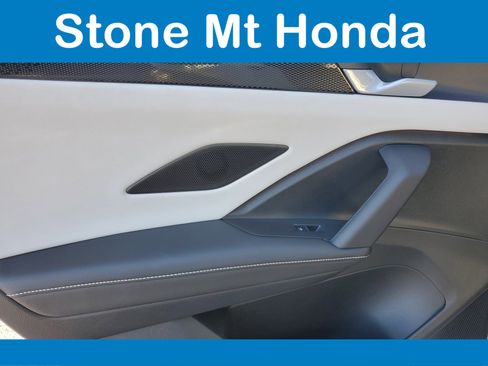 Used 2025 Volkswagen Tiguan SE image 14