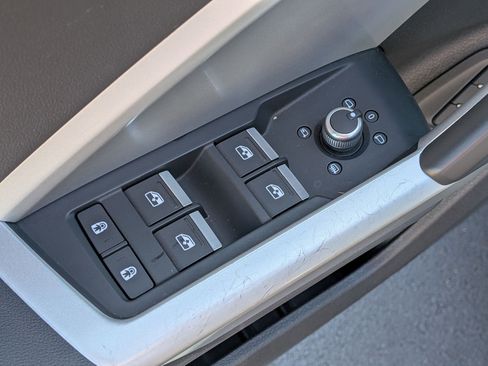 Used 2022 Audi Q3 2.0T Premium Plus image 16