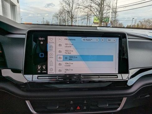 New 2024 Volkswagen Atlas Cross Sport SEL image 14