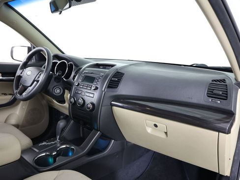 Used 2012 Kia Sorento LX image 23
