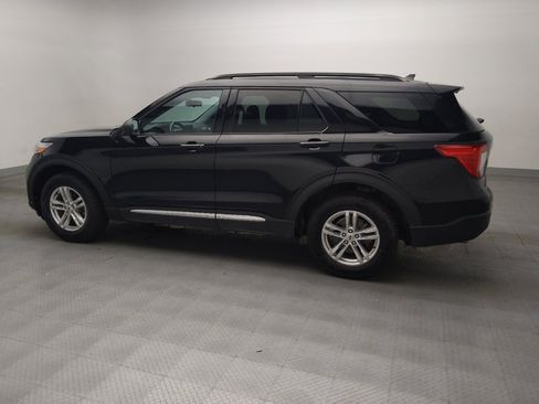 Used 2021 Ford Explorer XLT AWD/4WD image 3
