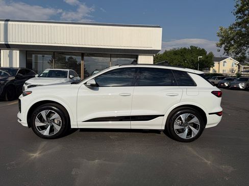 Used 2025 Audi Q6 e-tron Premium Plus w/ Premium Plus AWD/4WD image 17