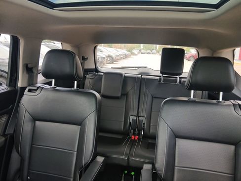 Used 2022 Volkswagen Atlas SE w/ Panoramic Sunroof Package image 17