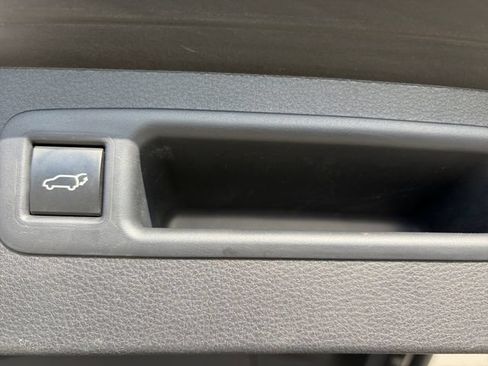 Used 2024 Toyota Highlander Limited AWD/4WD image 24