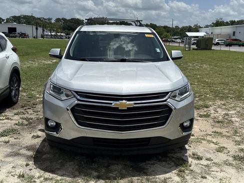 Used 2019 Chevrolet Traverse LT FWD image 3