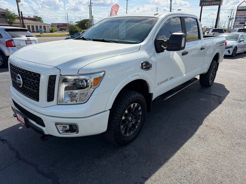 Used 2019 Nissan Titan PRO-4X AWD/4WD image 15