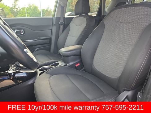 Used 2017 Kia Soul + w/ Audio Package FWD image 8