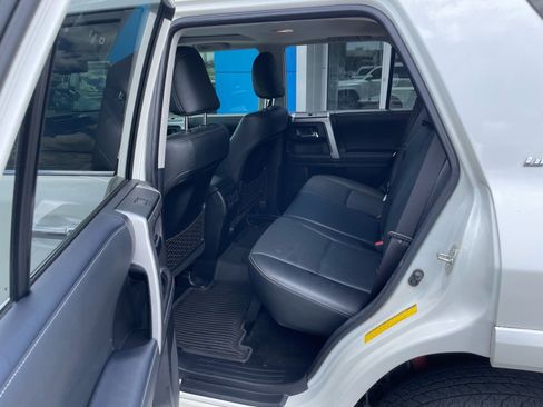 Used 2022 Toyota 4Runner Limited AWD/4WD image 5