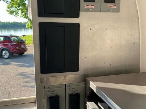 Used 2022 Mercedes-Benz Sprinter 4500 image 32