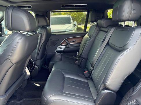 Used 2025 Land Rover Range Rover Long Wheelbase SE AWD/4WD image 10