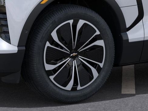 New 2025 Chevrolet Blazer EV LT image 9