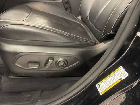 Used 2023 Jeep Grand Cherokee Limited w/ Trailer Tow Prep Group (B) image 17