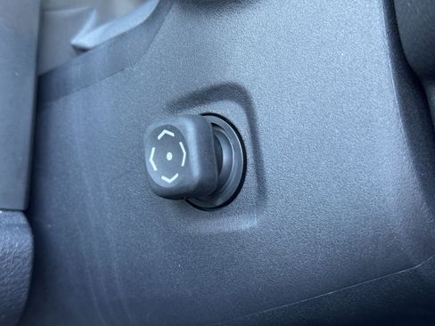 Used 2024 Toyota Sienna Platinum image 20