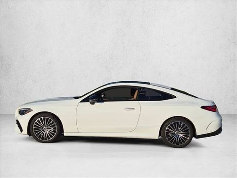 Used 2024 Mercedes-Benz CLE 300 4MATIC Coupe image 9