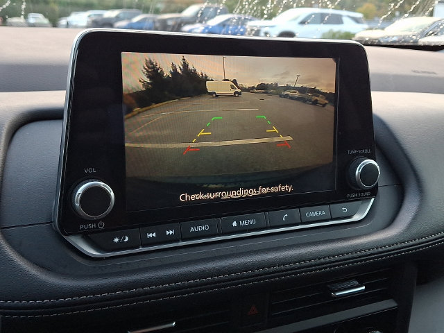 Used 2023 Nissan Rogue S AWD/4WD image 17