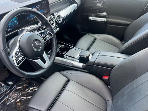 Used 2023 Mercedes-Benz GLB 250 image 4