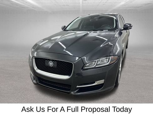 Used 2016 Jaguar XJ R-Sport AWD/4WD image 5