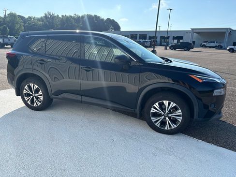 Used 2021 Nissan Rogue SV FWD image 3