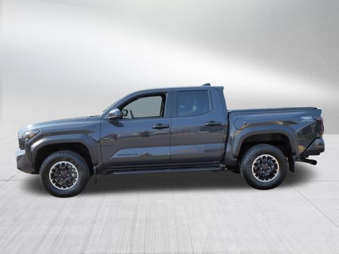 Certified 2025 Toyota Tacoma TRD Off-Road AWD/4WD image 5