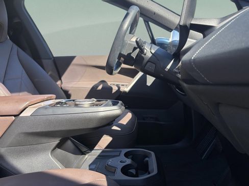 Used 2026 BMW iX xDrive45 AWD/4WD image 28