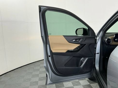 Used 2025 Chevrolet Equinox ACTIV w/ Safety and Technology Package FWD image 19