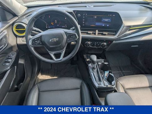 Used 2024 Chevrolet Trax ACTIV w/ Sunroof Package FWD image 19